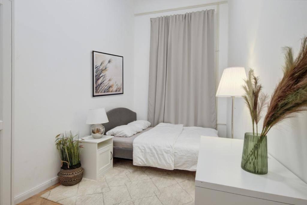 Lovely 3 Bedrooms Apartment In The Jewish Quarter 부다페스트 외부 사진