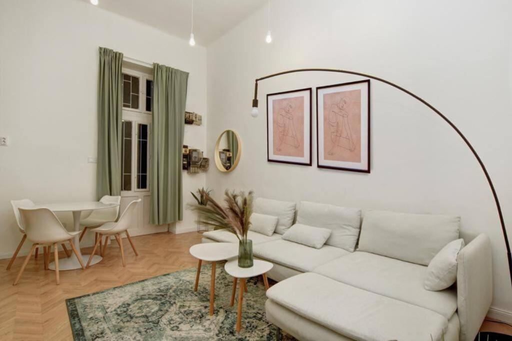 Lovely 3 Bedrooms Apartment In The Jewish Quarter 부다페스트 외부 사진