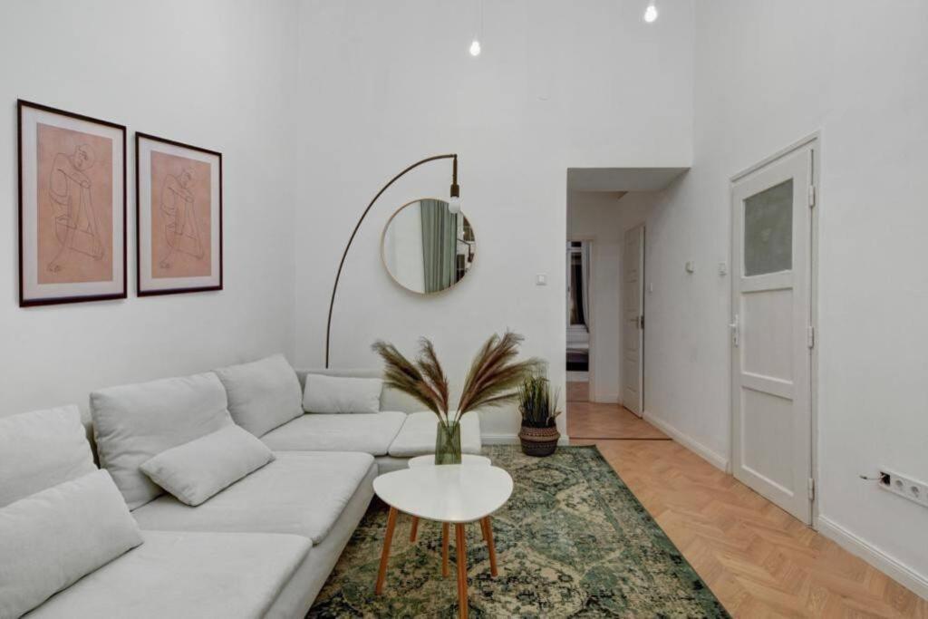 Lovely 3 Bedrooms Apartment In The Jewish Quarter 부다페스트 외부 사진